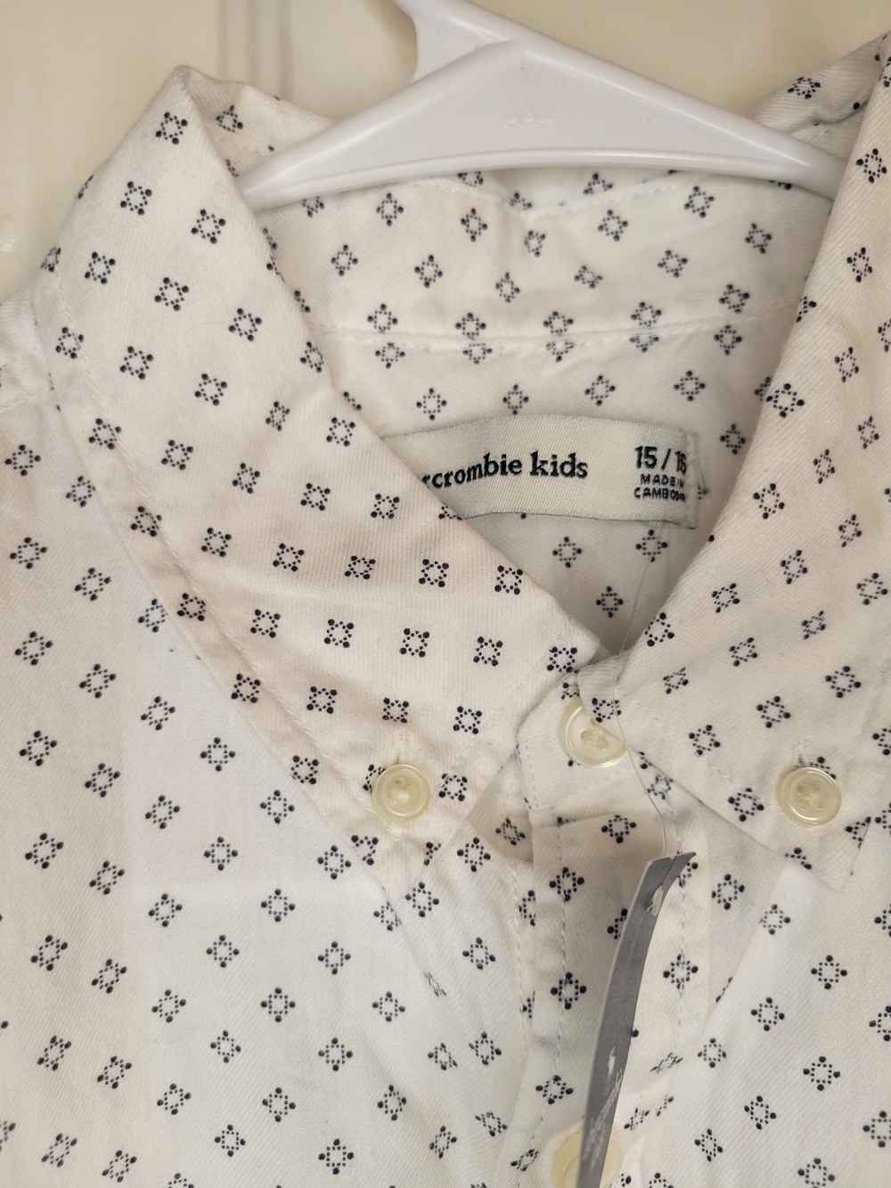 Abercrombie Kids Short Sleeve White Patterned Button-Up Shirt - Picture 5 of 8